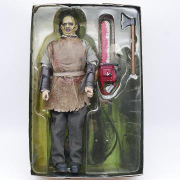 https://tanagra.fr/13938-thickbox/figurine-massacre-a-la-tronconneuse-1-6-leather-face-sideshow.jpg